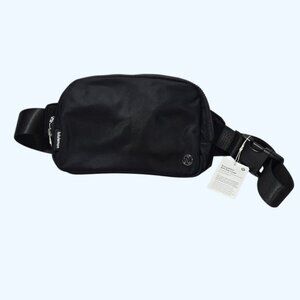 Lululemon Everywhere Belt Bag Large Black (2L) New